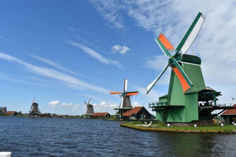 From Amsterdam: Zaanse Schans Windmills Guided Tour Half Day - Visiting the Windmills