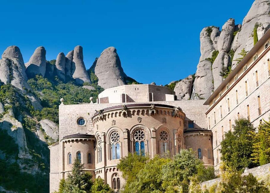 From Barcelona: Montserrat Tour with Cog-Wheel Train Ride - Detailed Breakdown of the Itinerary