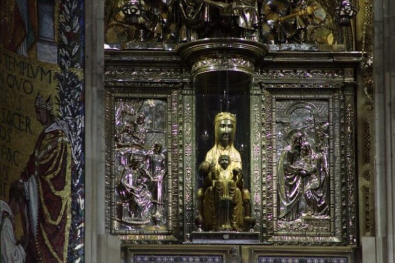 From Barcelona: Private Half-Day Bus Trip to Montserrat - Who Should Consider This Tour?