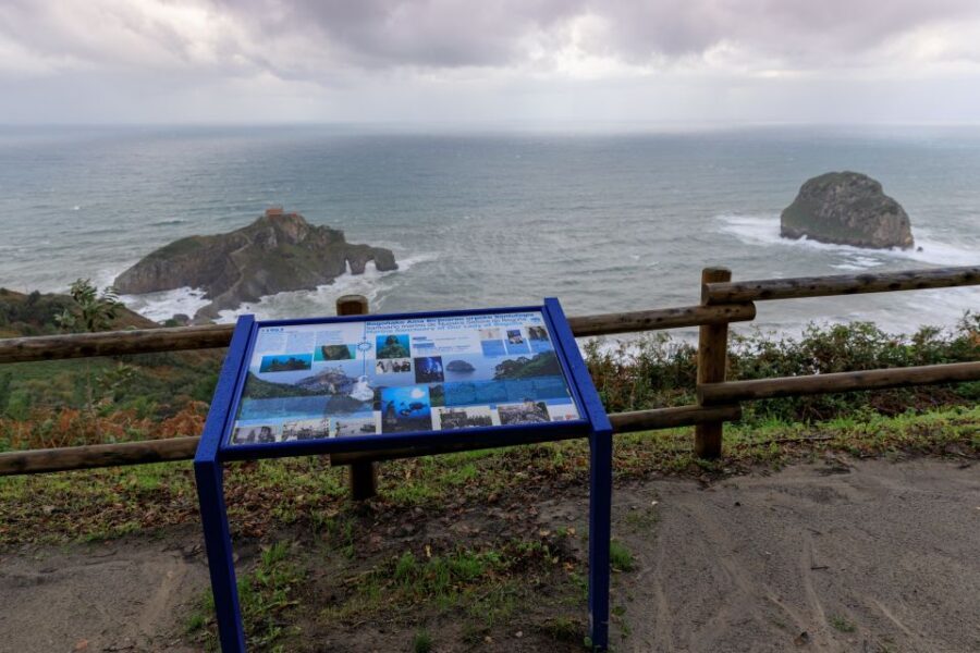 From Bilbao: Vizcaya Bridge, Gaztelugatxe, Bermeo & Gernika - Transportation and Group Dynamics