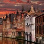 From Brussels: Bruges Day Trip with Boat Tour Option (ES) - The Guided Walk: Discovering Bruges’ Highlights