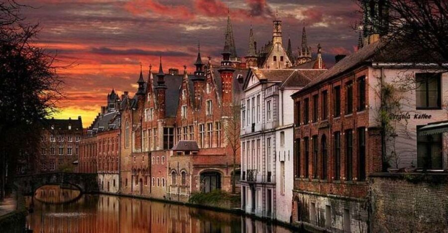 From Brussels: Bruges Day Trip with Boat Tour Option (ES) - The Guided Walk: Discovering Bruges’ Highlights
