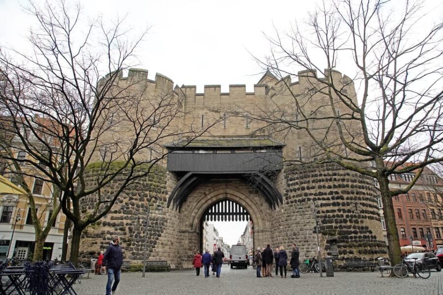 From Eigelstein to Nippes: city tour and wine hike - Agneskirche and Fort X: Hidden Gems