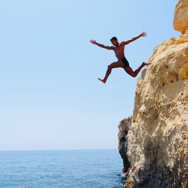 From Faro: Benagil, Algar Seco, Praia Marinha, 7 vales tour - Starting point and transportation