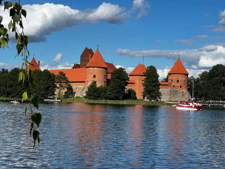 From Kaunas: Rumsiskes open air museum and Trakai castle - The Enchanting Trakai Castle Experience