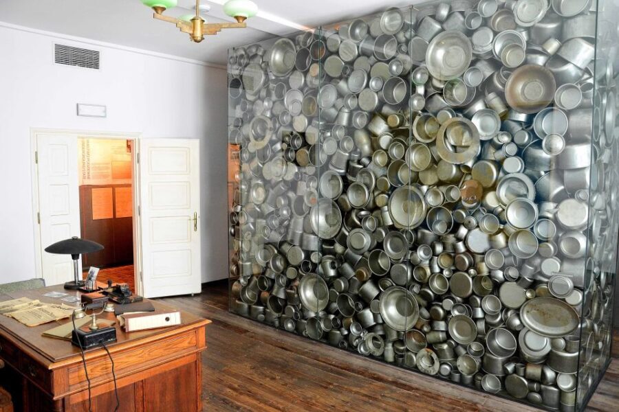 From Krakow: Half-Day Salt Mine and Schindler's Factory Tour - FAQ