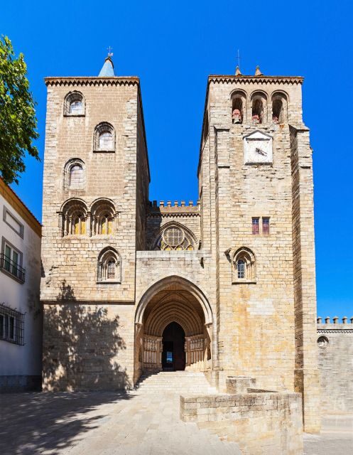From Lisbon: Évora City Private Tour - Exploring the Itinerary in Detail