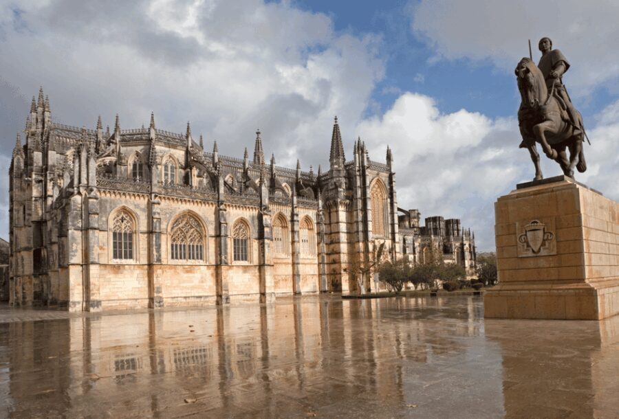 From Lisbon: Fátima, Batalha, Nazaré, and Óbidos Small groups - Discovering the Highlights: What Makes This Tour Special