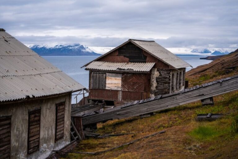 From Longyearbyen photo tour: Mysterious Barentsburg - Evaluating the Value