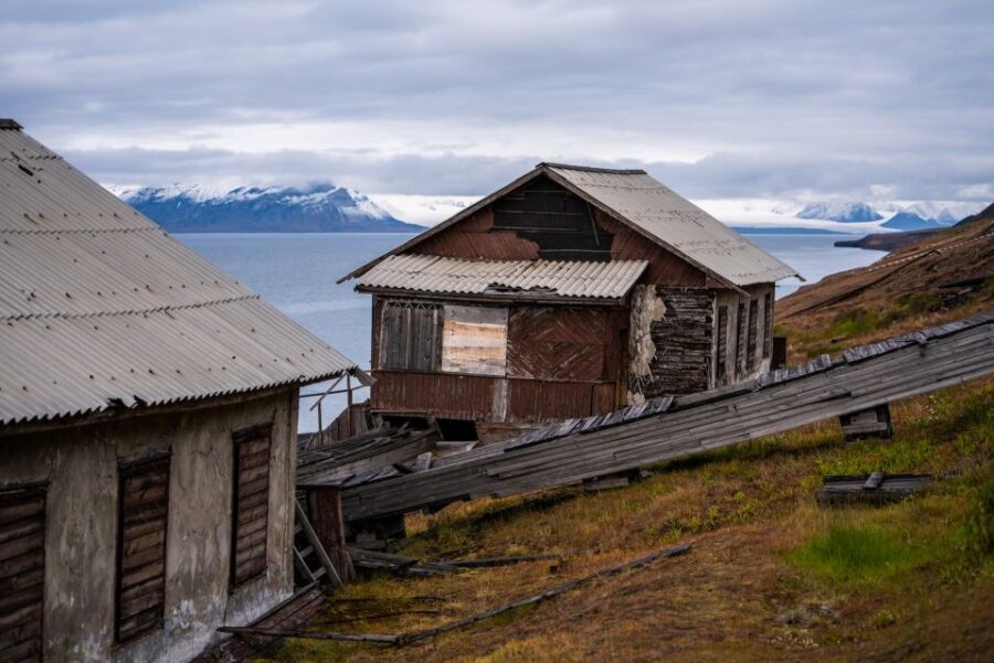From Longyearbyen photo tour: Mysterious Barentsburg - Evaluating the Value