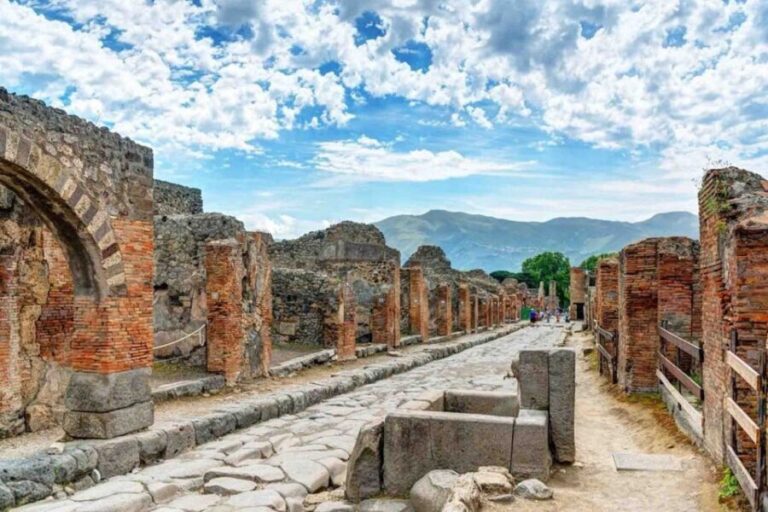 From Naples: Ruins of Pompeii with Archaeologist - An In-Depth Look at the Pompeii Tour Experience