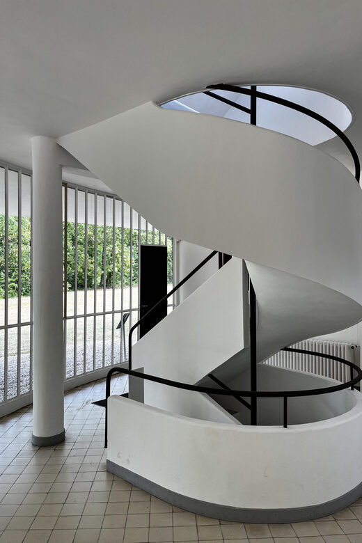 From Paris : PRIVATE TOUR - Villa Savoye - Le Corbusier - The Itinerary: Step-by-Step Breakdown
