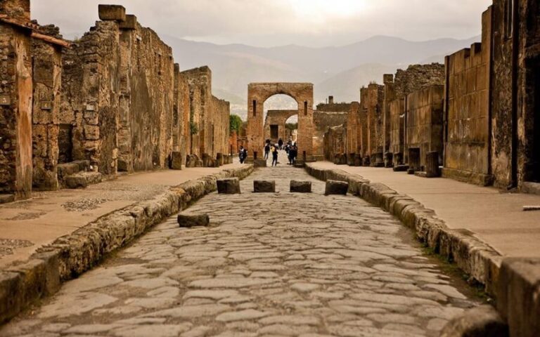 From Pompeii: Walking Tour with Guide in the Excavations - What You Can Expect During the Tour