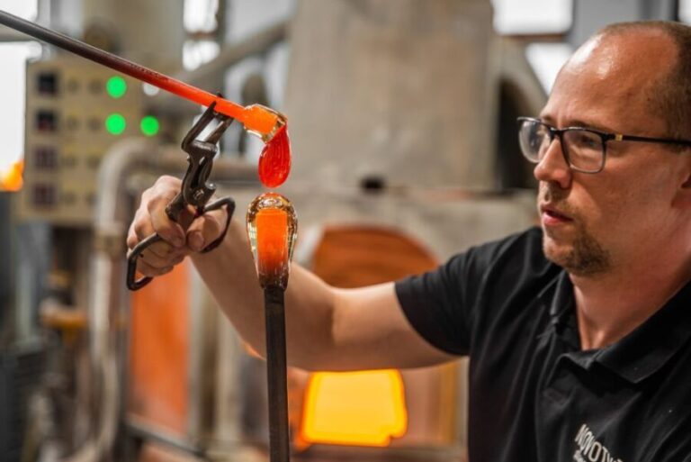 From Prague: Bohemian Glass Crystal Private Tour with Lunch - Why this tour is worth it