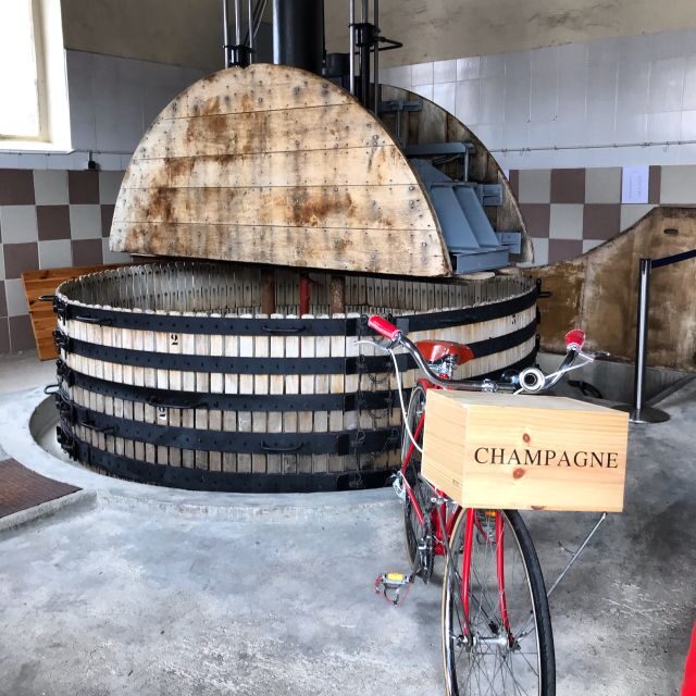 From Reims/Epernay:The Connoisseurs Private Tour 9 tastings - An In-Depth Look at the Connoisseurs Private Tour