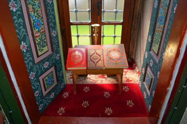 From Skopje: Matka Canyon Mosque and Arabati Baba Tekke - A Brief Photo Stop: Capture the Moment