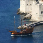 From Split: Dubrovnik Day Trip incl. Stop in Ston - Ston: The Medieval Fortress and Oyster Capital