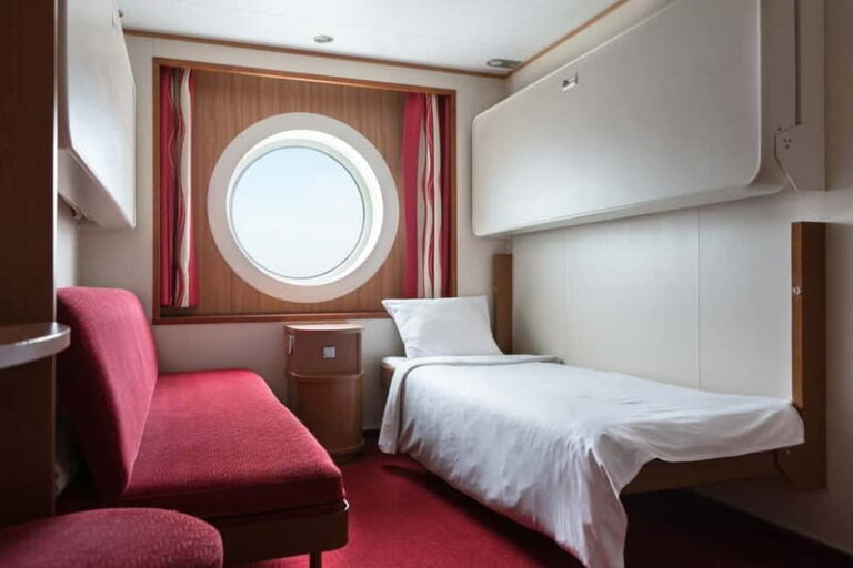 From Stockholm: 3-Day Return Cruise to Tallinn - Onboard Experience: Comfort, Dining, and Entertainment