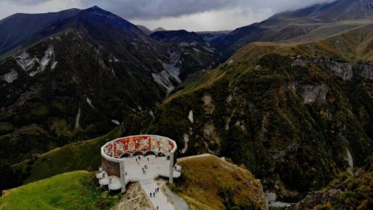 From Tbilisi: Kazbegi, Gudauri & Gergeti Group Day Tour - Who Should Take This Tour?