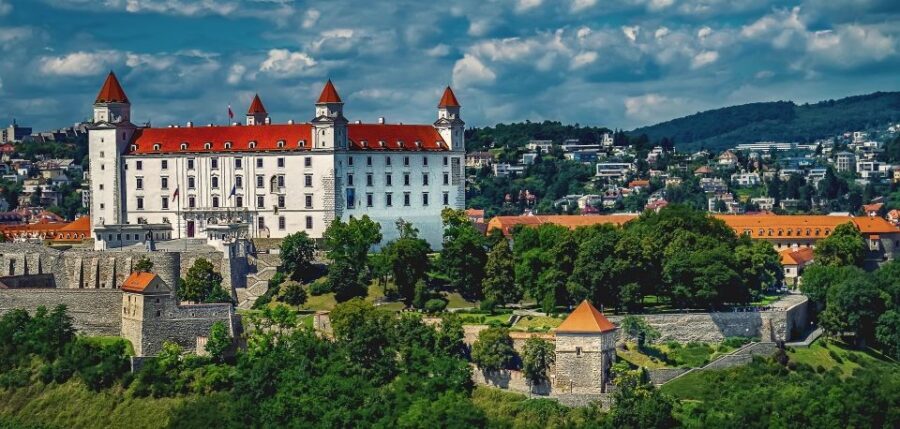 From Vienna: Roundtrip Bus to Bratislava with Walking Tour - What’s Included and What to Keep in Mind