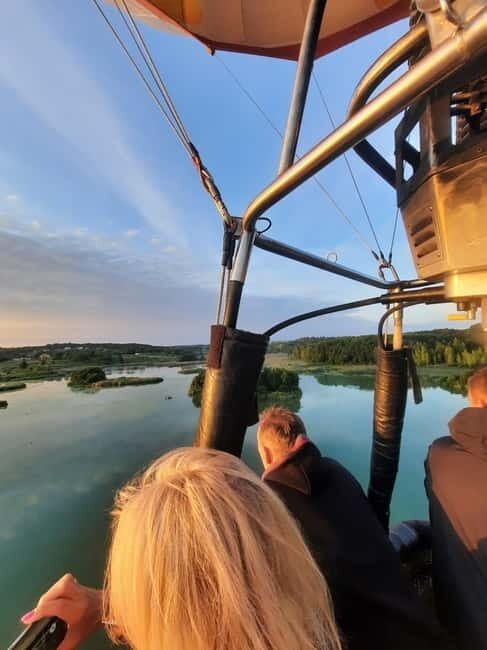 From Vilnius: Suburbs Hot Air Balloon Ride w/ Hotel Transfer - Detailed Breakdown of the Itinerary