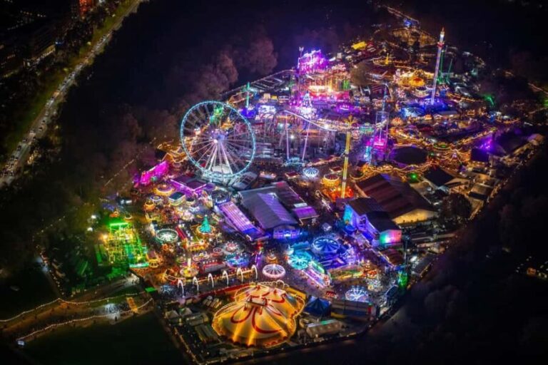 From Wolverhampton or Walsall: Winter Wonderland Coach Trip - Why This Tour Works Well for You