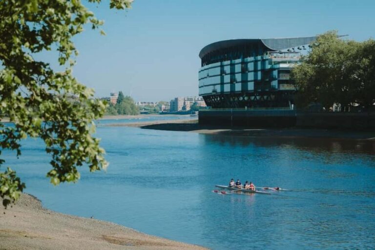 Fulham FC Match Experience - Craven Cottage Stadium Tour