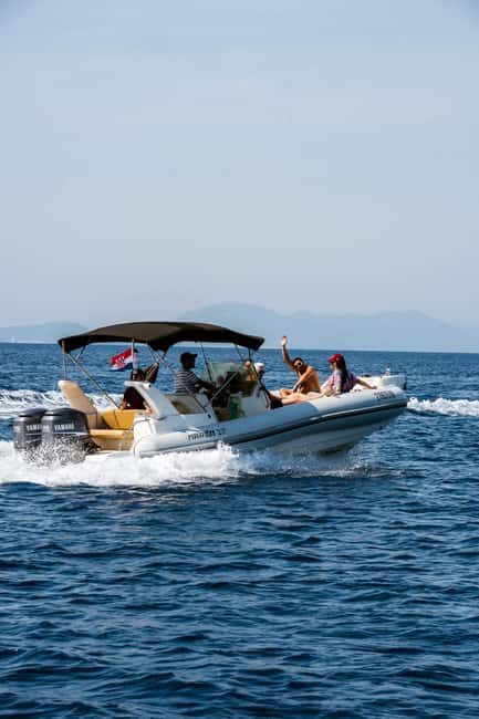 Full-Day Dubrovnik Boat Tour: Explore the Adriatic Coastline - The Boat & Comfort