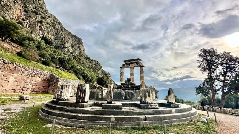 Full Day Private Tour Delphi Navel Of Earth Hosios Loukas - Exploring Mount Parnassus and Hosios Loukas Monastery