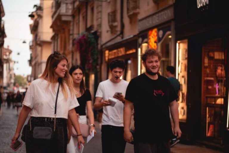 Fusion between treasure hunt and escape room in Bologna - Starting Point & Route