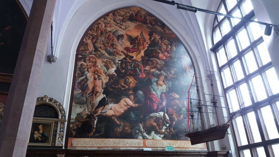 Gdansk: Luxury Old Town Walking Tour For Scandinavians - The Value of a Private Guided Experience