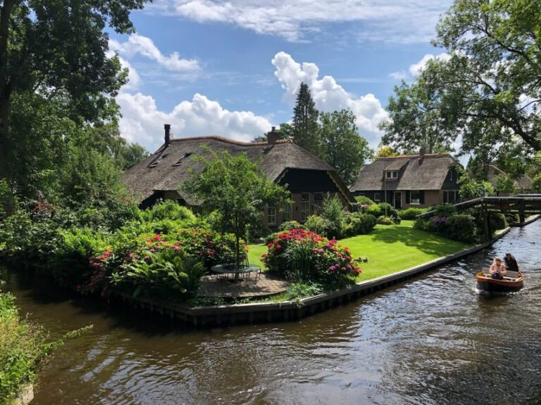Giethoorm & Exploring the North of The Netherlands Tour - Who Will Love This Tour?
