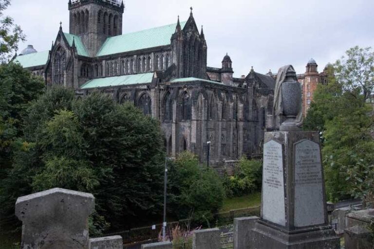 Glasgow: Ghouls, Ghosts & Gruesome Tales Guided Walking Tour - What Makes This Tour Stand Out?