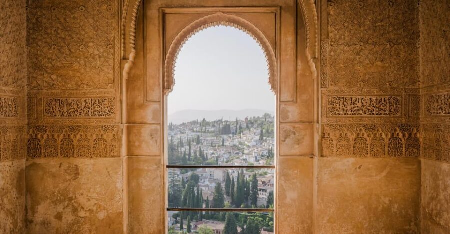 Granada: Alhambra & Nasrid Palaces Small Group Guided Tour - Why This Tour Stands Out