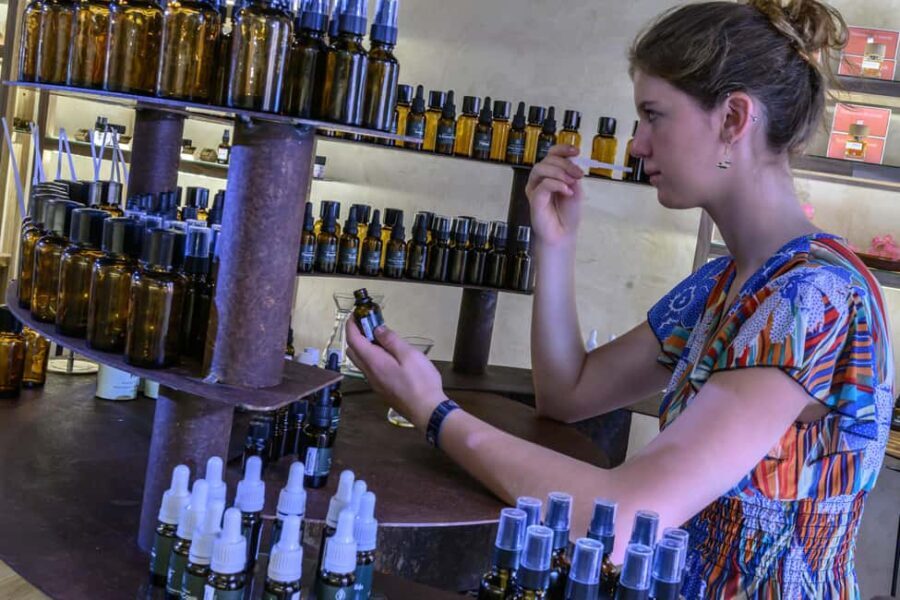 Grasse: 100% natural perfume creation workshop - The Reality: The Good and the Not-So-Good