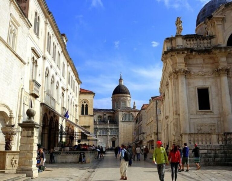 Group tour: Dubrovnik Walking Tour (1h duration, 9:30am, 6pm - Key Points
