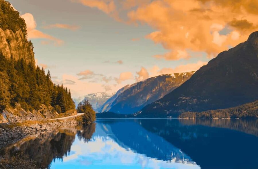 Guided tour: Hardangerfjord, Waterfalls and Ferry crossing - Mørkhølsfossen: Discover Norway’s Hidden Waterfall