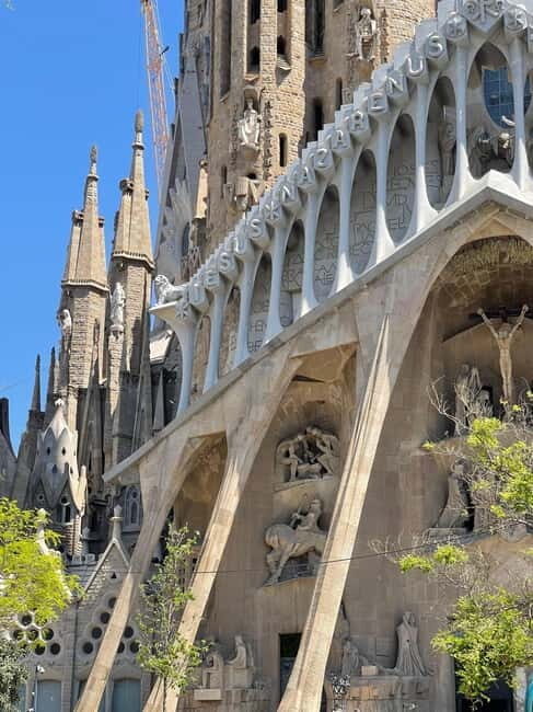 Guided Tour of Sagrada Familia - Gaudi's dream - The Value of This Tour