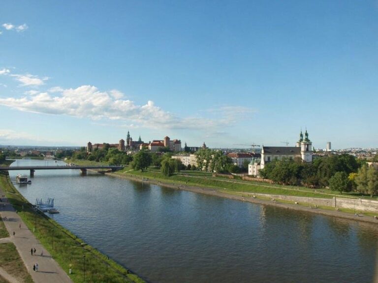 Guided Tour of the Wawel Castle & Cathedral in Cracow - Why This Tour Works Well