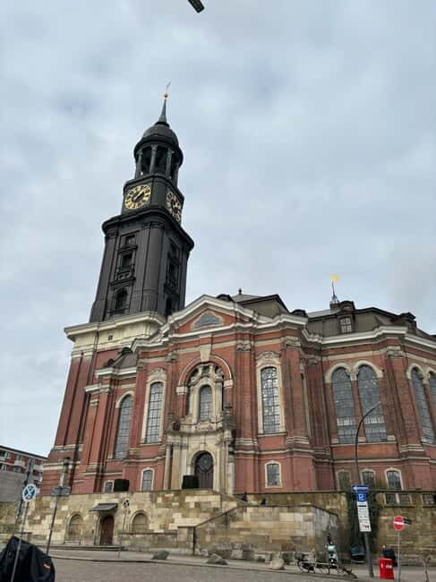 Hamburg: 1-Hour Sightseeing Bus Tour with Live Guide - Who This Tour Is Best For