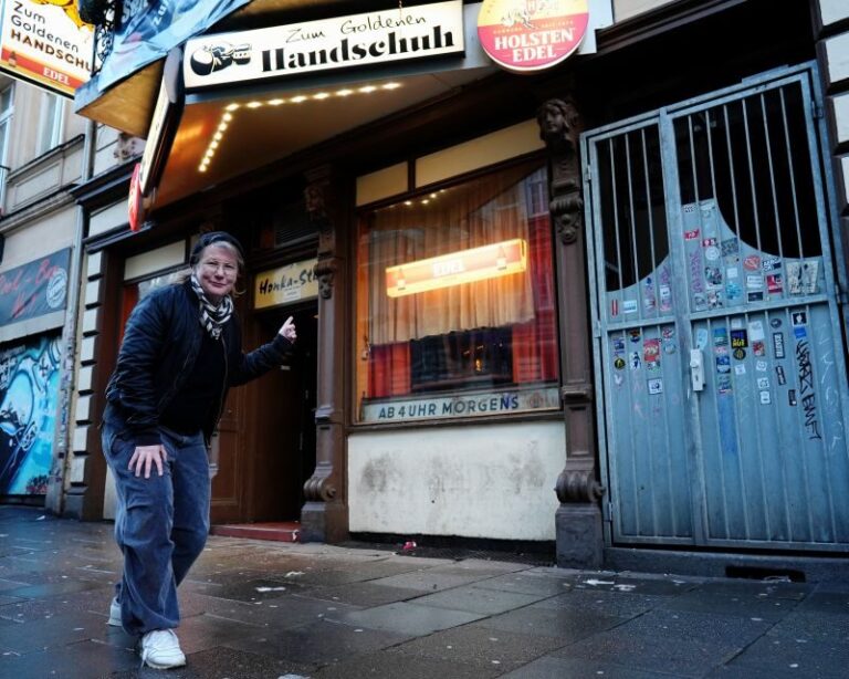 Hamburg: Crimes of St. Pauli Guided Walking Tour - Key Points