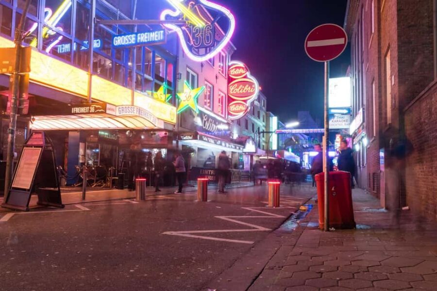 Hamburg: Kiez & Dollhouse: The legendary Reeperbahn tour - The Value of This Tour