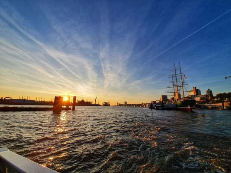 Hamburg: Private Harbor Tour by Boat - The Highlights of the Tour