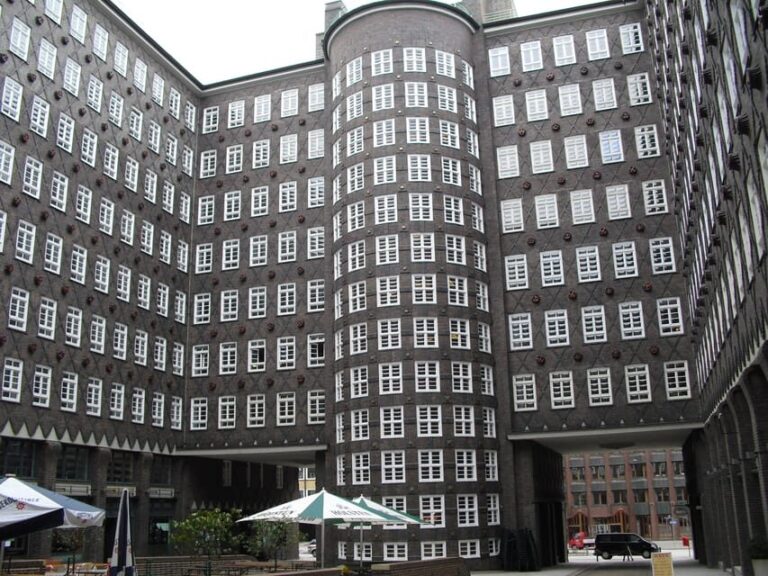 Hamburg: Private Tour Down Town around City Hall - Who Will Love This Tour?