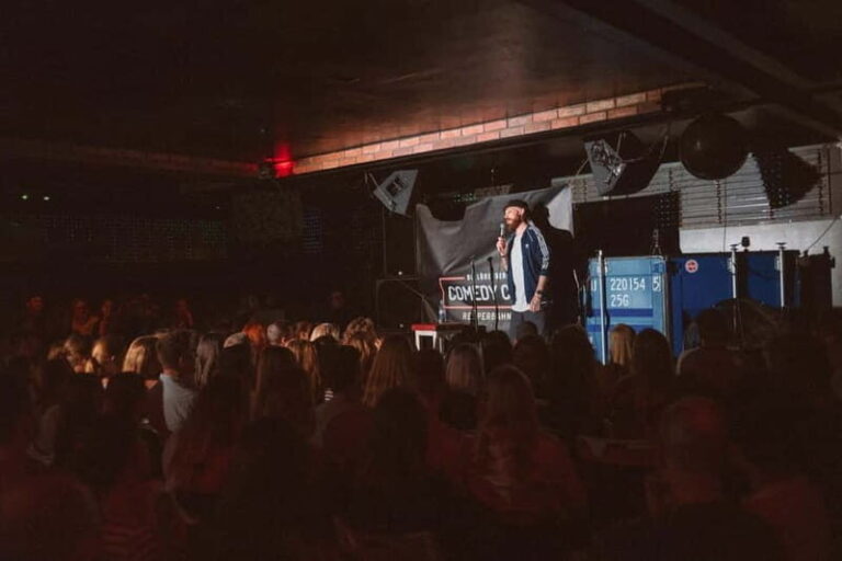 Hamburg: Reeperbahn Comedy Club - Who Is This Tour Best For?