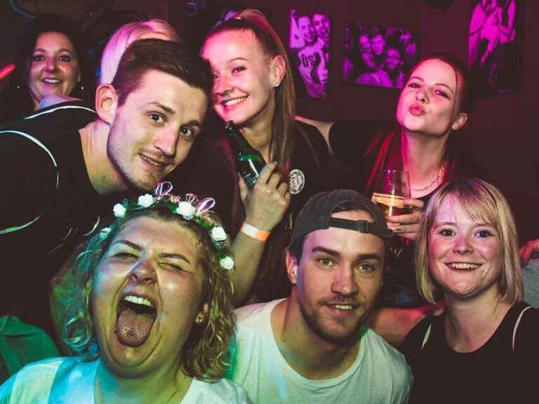 Hamburg: Reeperbahn pub crawl with insider-guide & shots - Pricing and Value