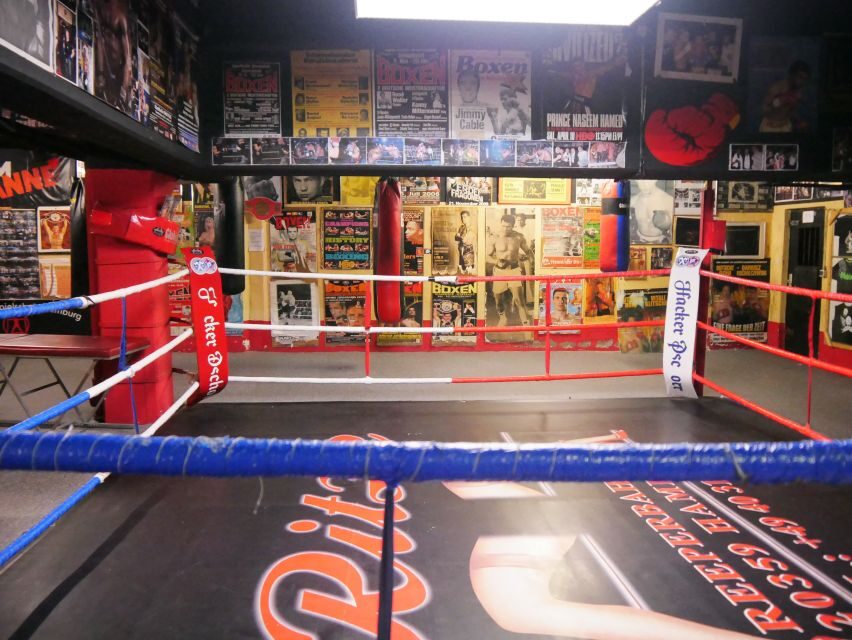 Hamburg: Reeperbahn Tour with English-Speaking Guide - Authentic Experiences Based on Reviewer Insights