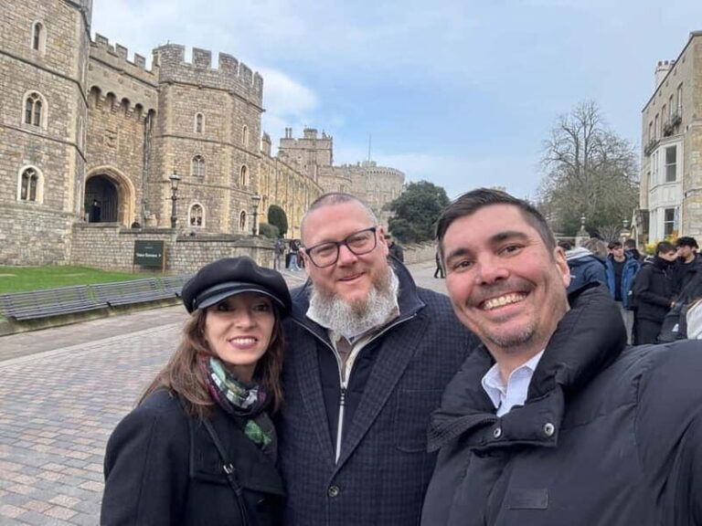 Hampton Court Palace and Windsor Castle Private Car Tour - FAQ