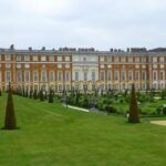 Hampton Court Palace Private tour With Fast Track Entry - Detailed Breakdown of the Itinerary