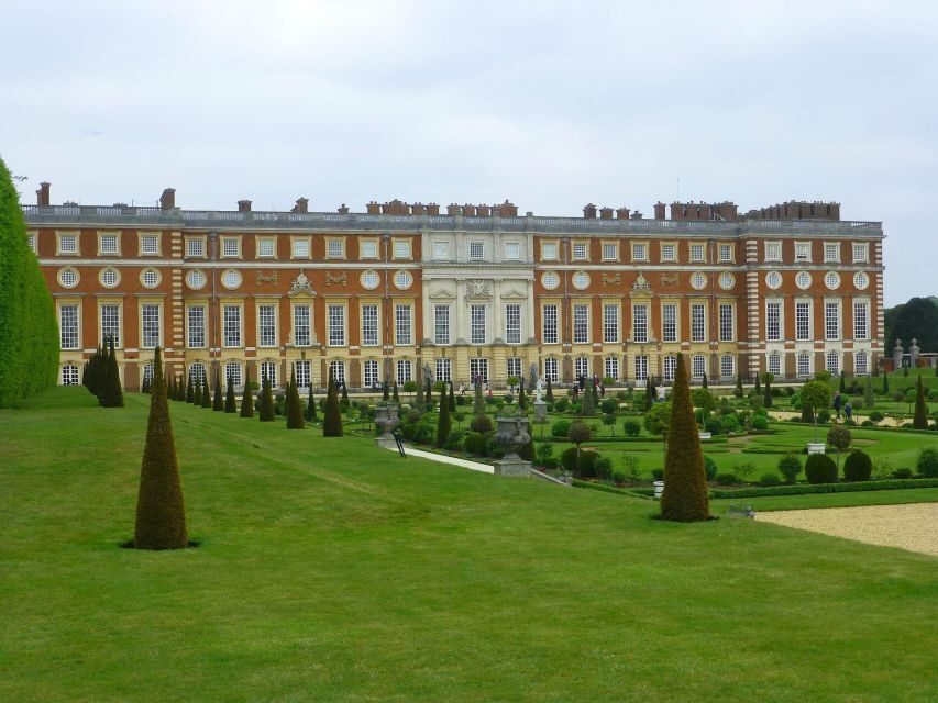 Hampton Court Palace Private tour With Fast Track Entry - Detailed Breakdown of the Itinerary